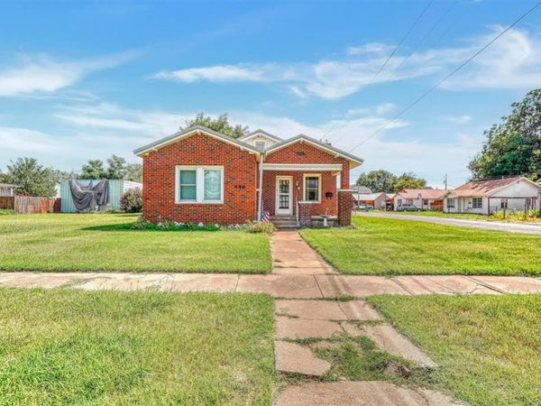 446 W Jefferson Street, Mangum, OK 73554