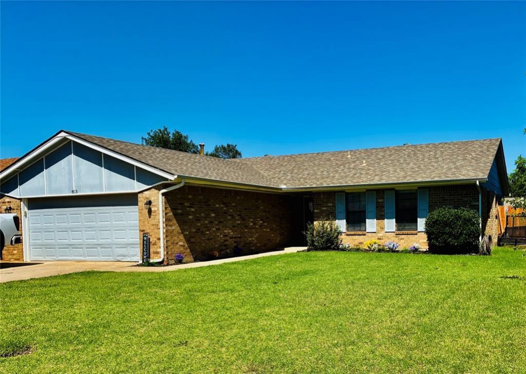 815 Dorchester Drive, Yukon, OK 73099 Main Photo