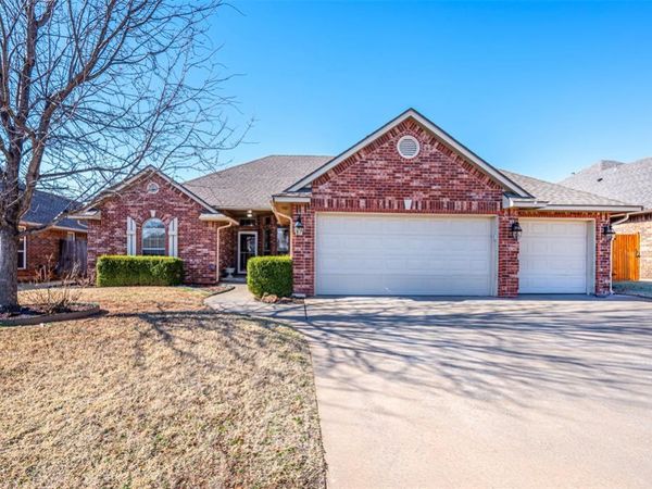 705 Ellsworth Avenue, Yukon, OK 73099