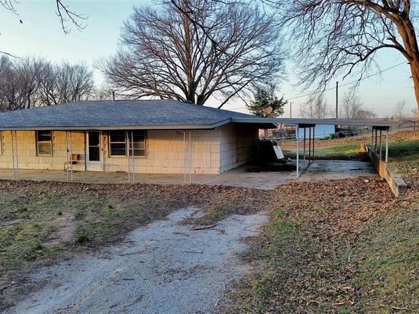401 E Center, Lexington, OK 73051