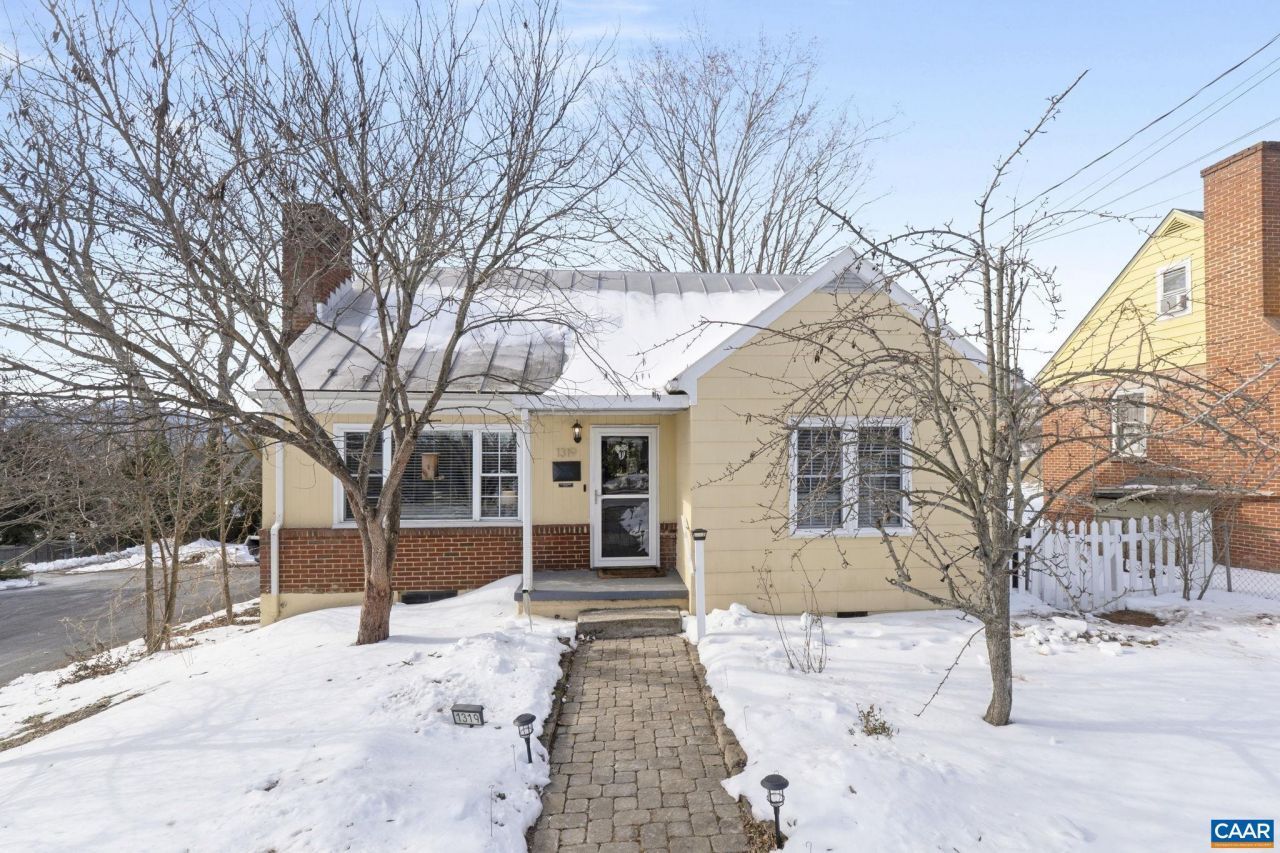 1319 Riverdale Dr, Charlottesville, VA 22902 Main Photo