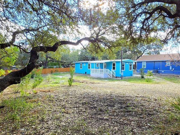 188 sundown, Poteet, TX 78065