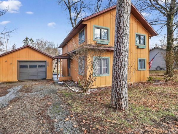 35268 51st Avenue, Paw Paw, MI 49079