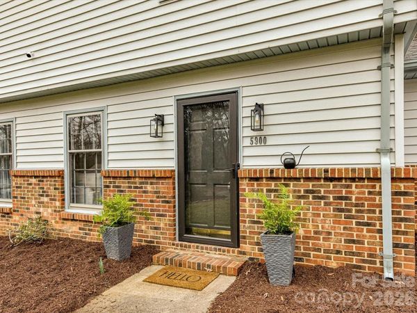 5900 Cabotwood Lane, Charlotte, NC 28212