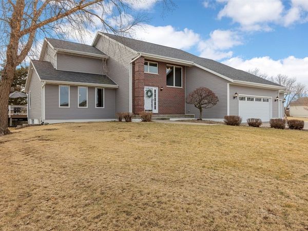 4199 Brookside Drive, Marion, IA 52302