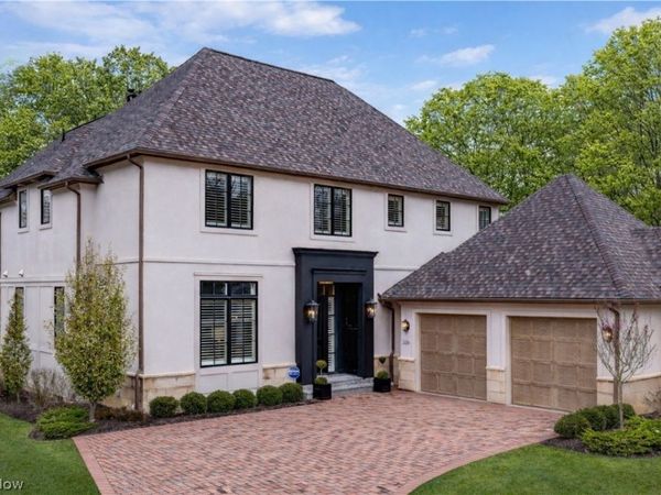 336 Woodridge Lane, Chagrin Falls, OH 44022