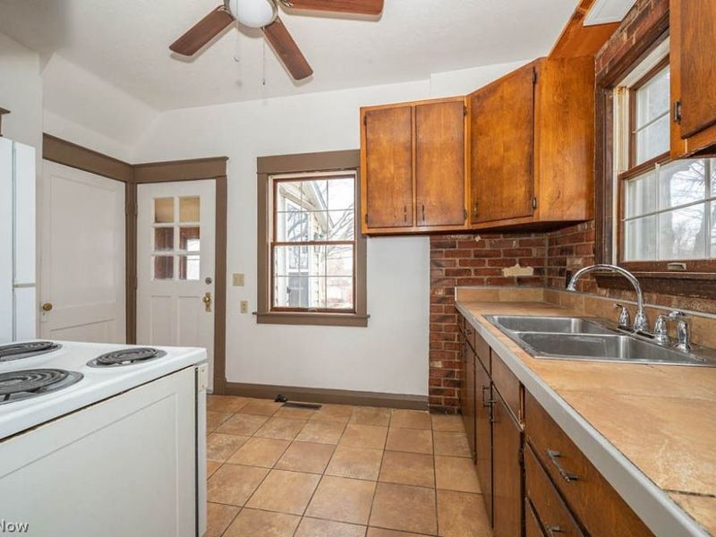 996 Prospect Street, Salem, OH 44460 Photo 9