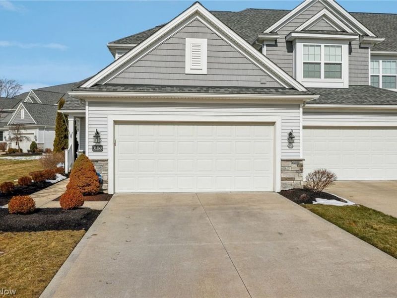 33280 Belladon Court, Avon Lake, OH 44012 Photo 2