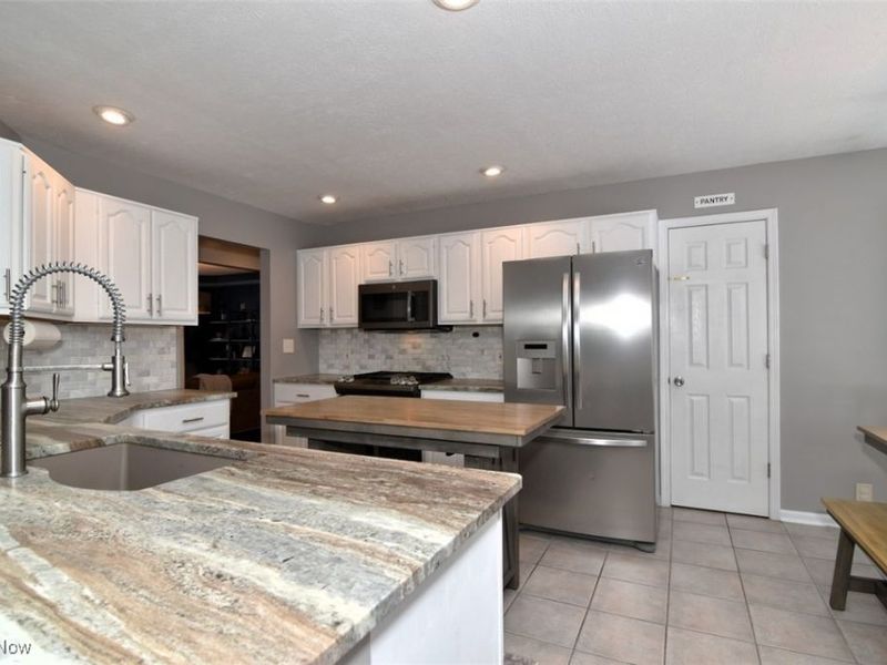 1342 Woodmere Drive, Broadview Heights, OH 44147 Photo 12