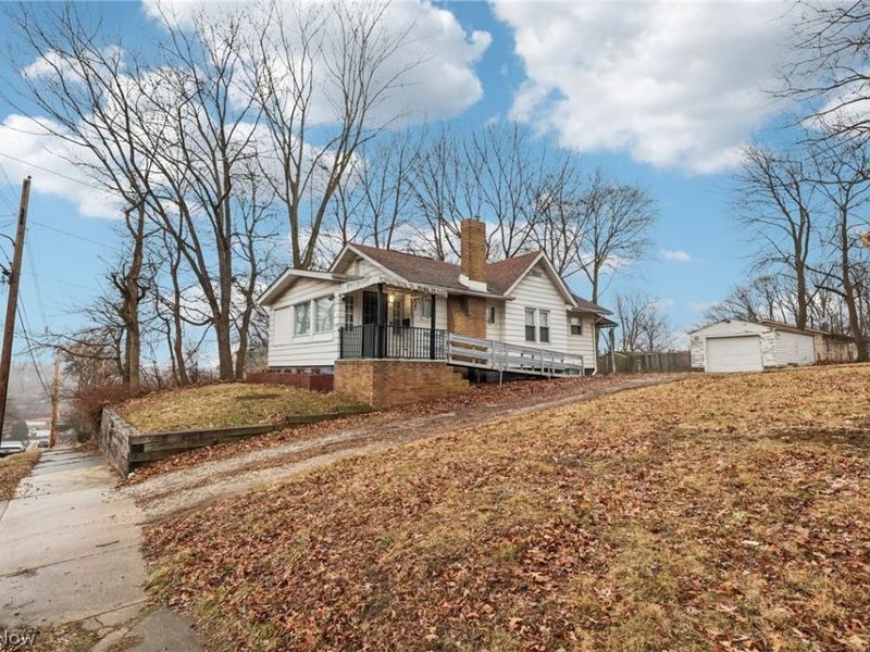 1177 Smithfarm Avenue, Akron, OH 44305 Photo 2