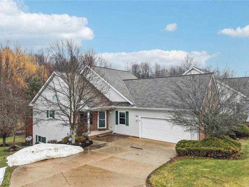 516 E Parkway Boulevard, Aurora, OH 44202 Photo 1