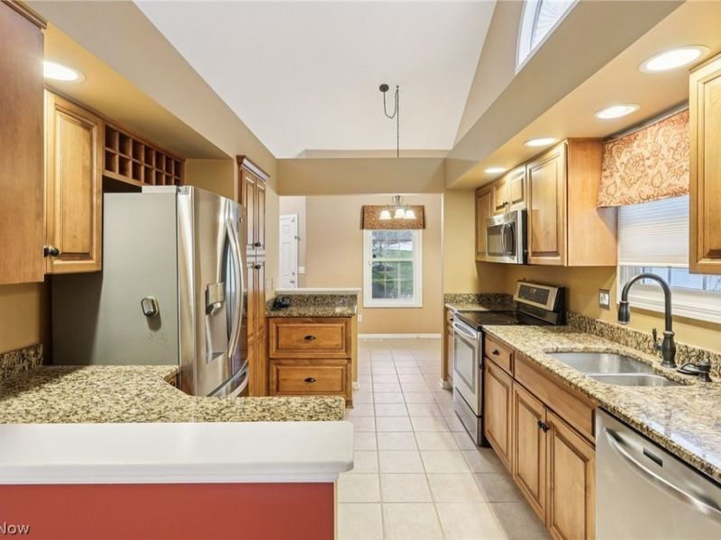 516 E Parkway Boulevard, Aurora, OH 44202 Photo 14