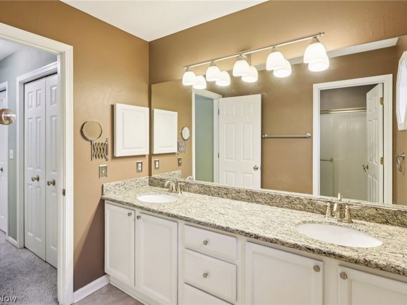 516 E Parkway Boulevard, Aurora, OH 44202 Photo 22