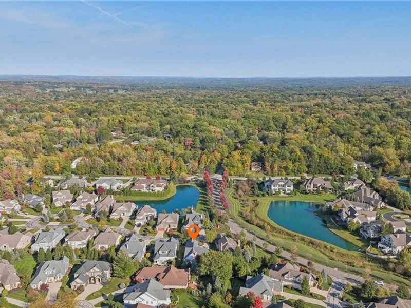 2105 Botanica Lane, Cleveland, OH 44124 Photo 3