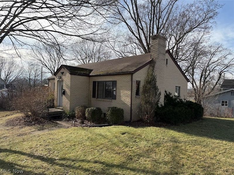 224 10th Street NW, New Philadelphia, OH 44663 Photo 1