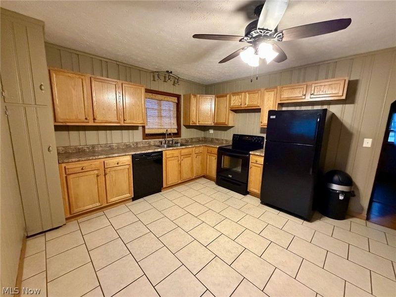 224 10th Street NW, New Philadelphia, OH 44663 Photo 5