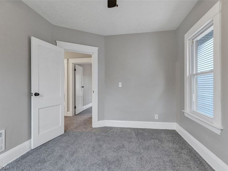 9013 Empire Avenue, Cleveland, OH 44108 Photo 15