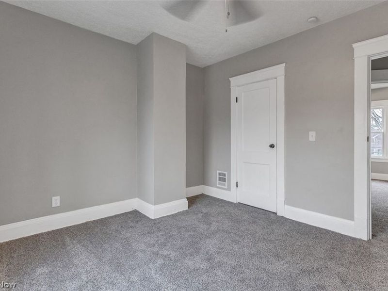 9013 Empire Avenue, Cleveland, OH 44108 Photo 17