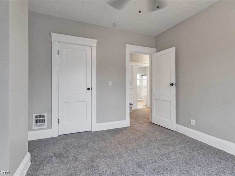 9013 Empire Avenue, Cleveland, OH 44108 Photo 18