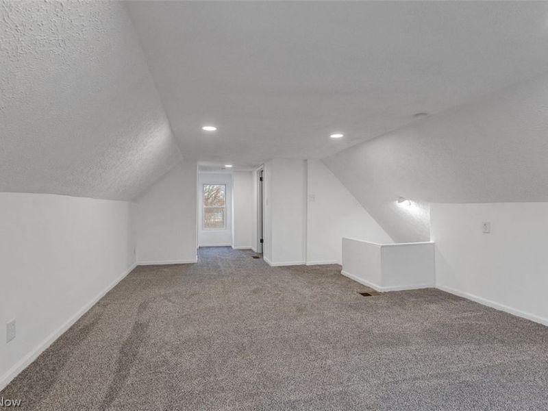 9013 Empire Avenue, Cleveland, OH 44108 Photo 24