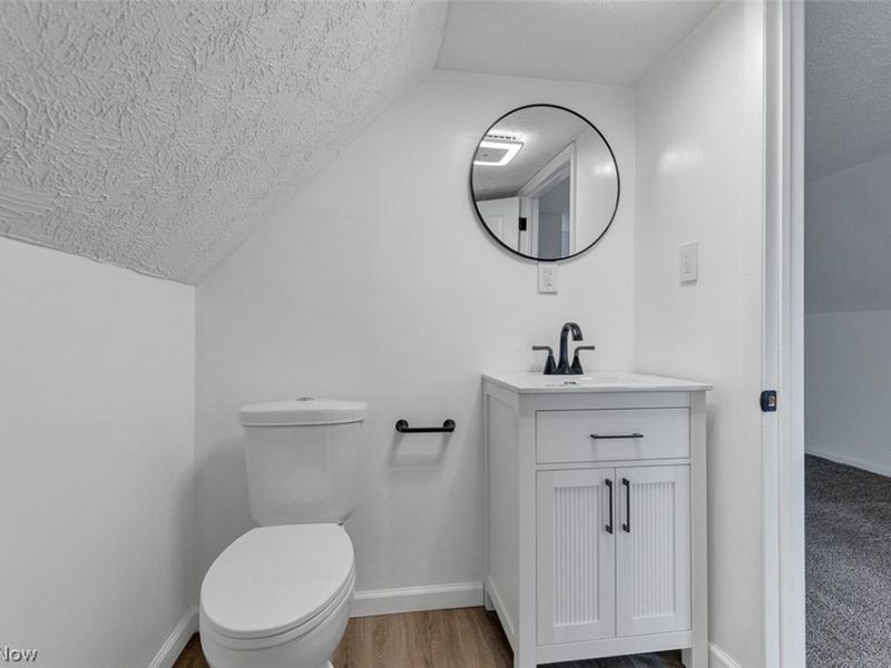 9013 Empire Avenue, Cleveland, OH 44108 Photo 25