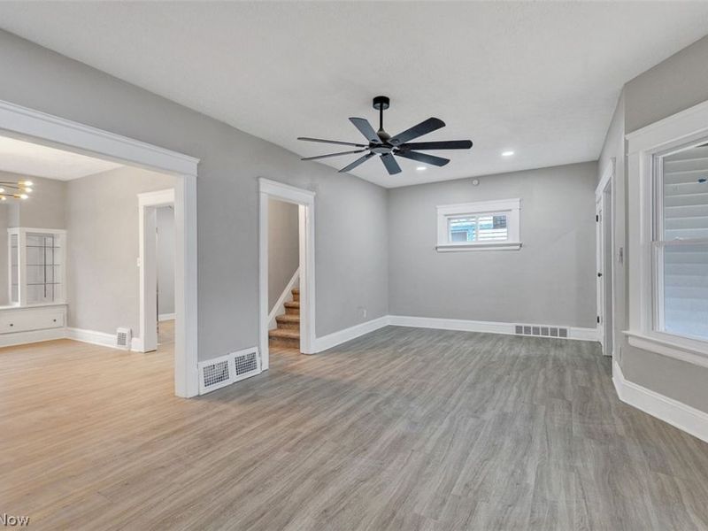 9013 Empire Avenue, Cleveland, OH 44108 Photo 8