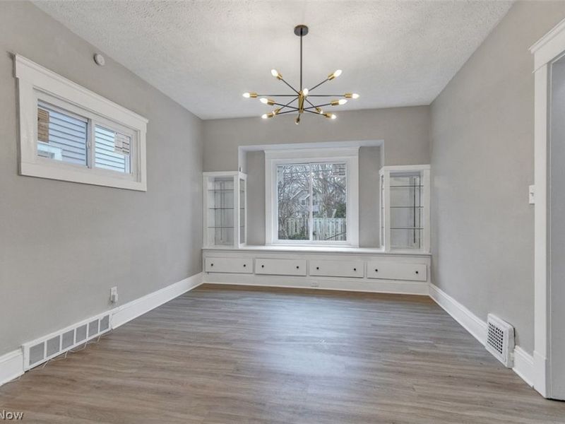 9013 Empire Avenue, Cleveland, OH 44108 Photo 9