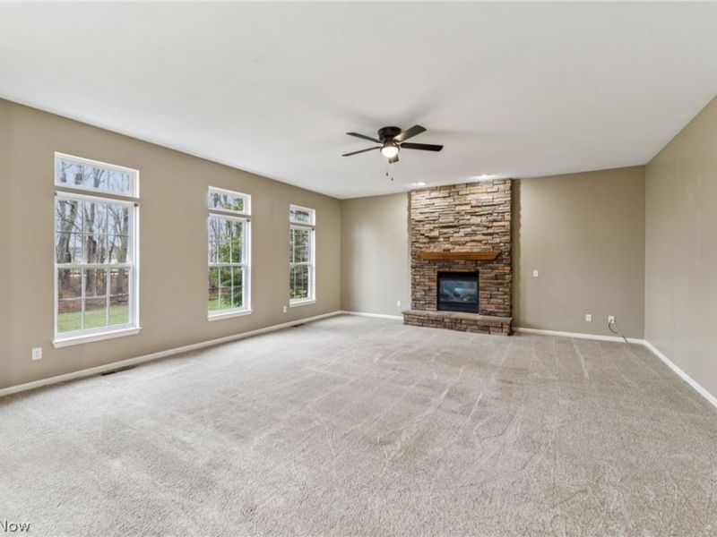 38880 Amberwood Drive, Avon, OH 44011 Photo 2