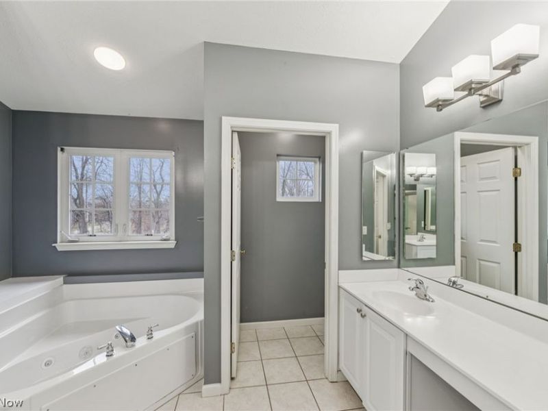 38880 Amberwood Drive, Avon, OH 44011 Photo 23