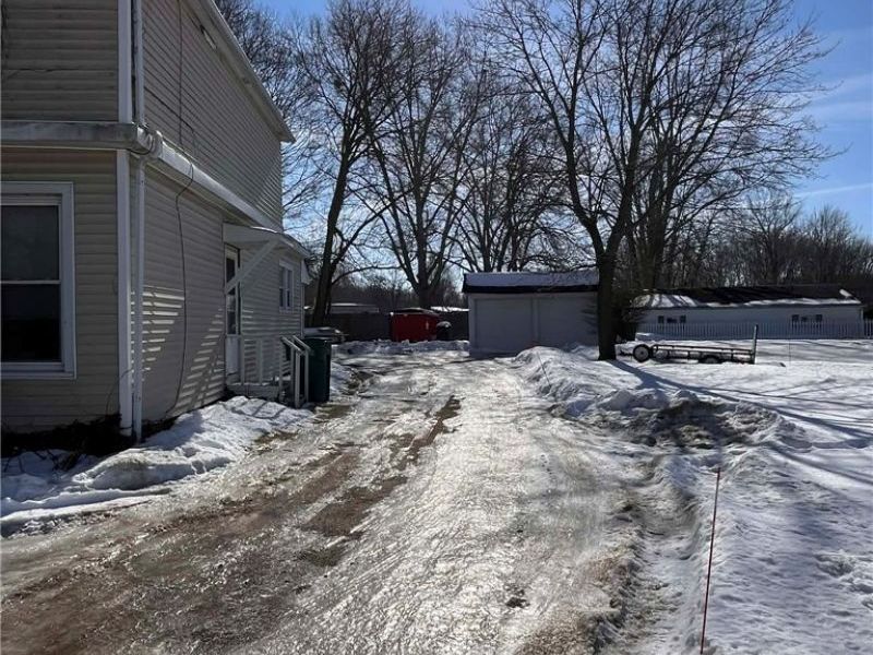 740 W Main Street, Geneva, OH 44041 Photo 4