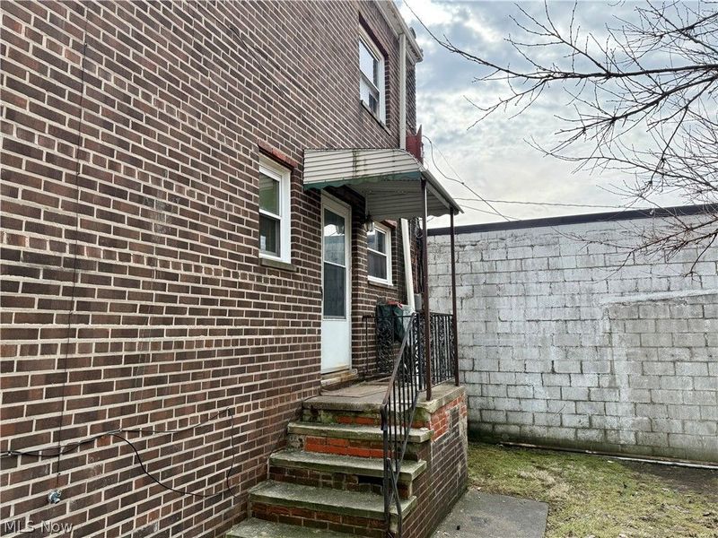 4652 Warner Road, Unit 3, Cleveland, OH 44125 Photo 2