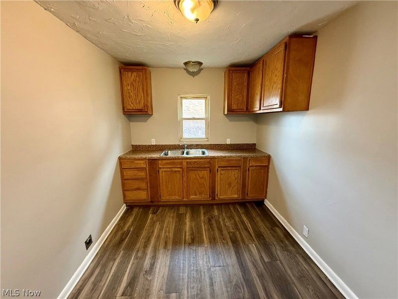 4652 Warner Road, Unit 3, Cleveland, OH 44125 Photo 8