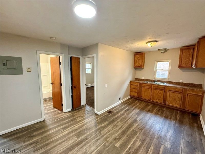 4652 Warner Road, Unit 3, Cleveland, OH 44125 Photo 9