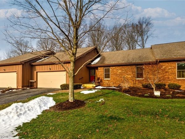 202 Tournament Trail, Cortland, OH 44410