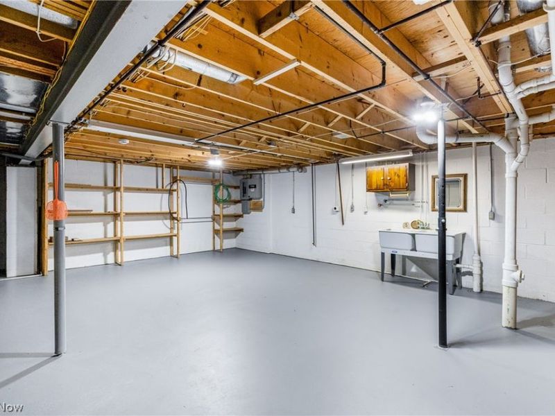 202 Tournament Trail, Cortland, OH 44410 Photo 21