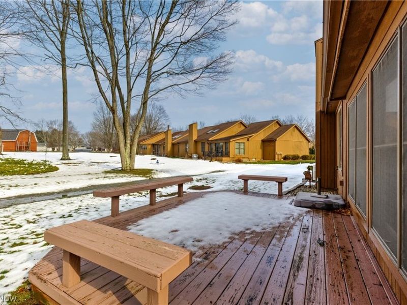 202 Tournament Trail, Cortland, OH 44410 Photo 25