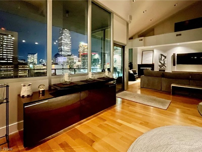 701 W Lakeside Avenue, Unit PH-2A/1302, Cleveland, OH 44113 Photo 29