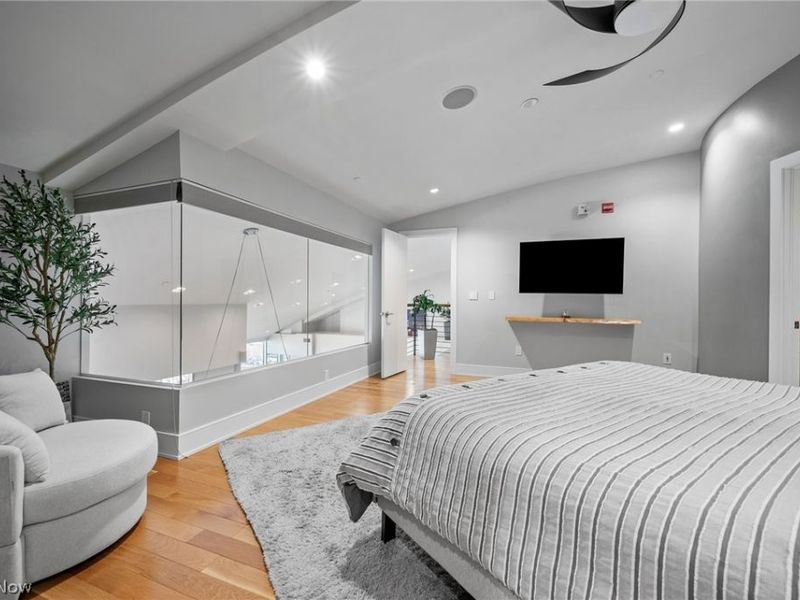 701 W Lakeside Avenue, Unit PH-2A/1302, Cleveland, OH 44113 Photo 45