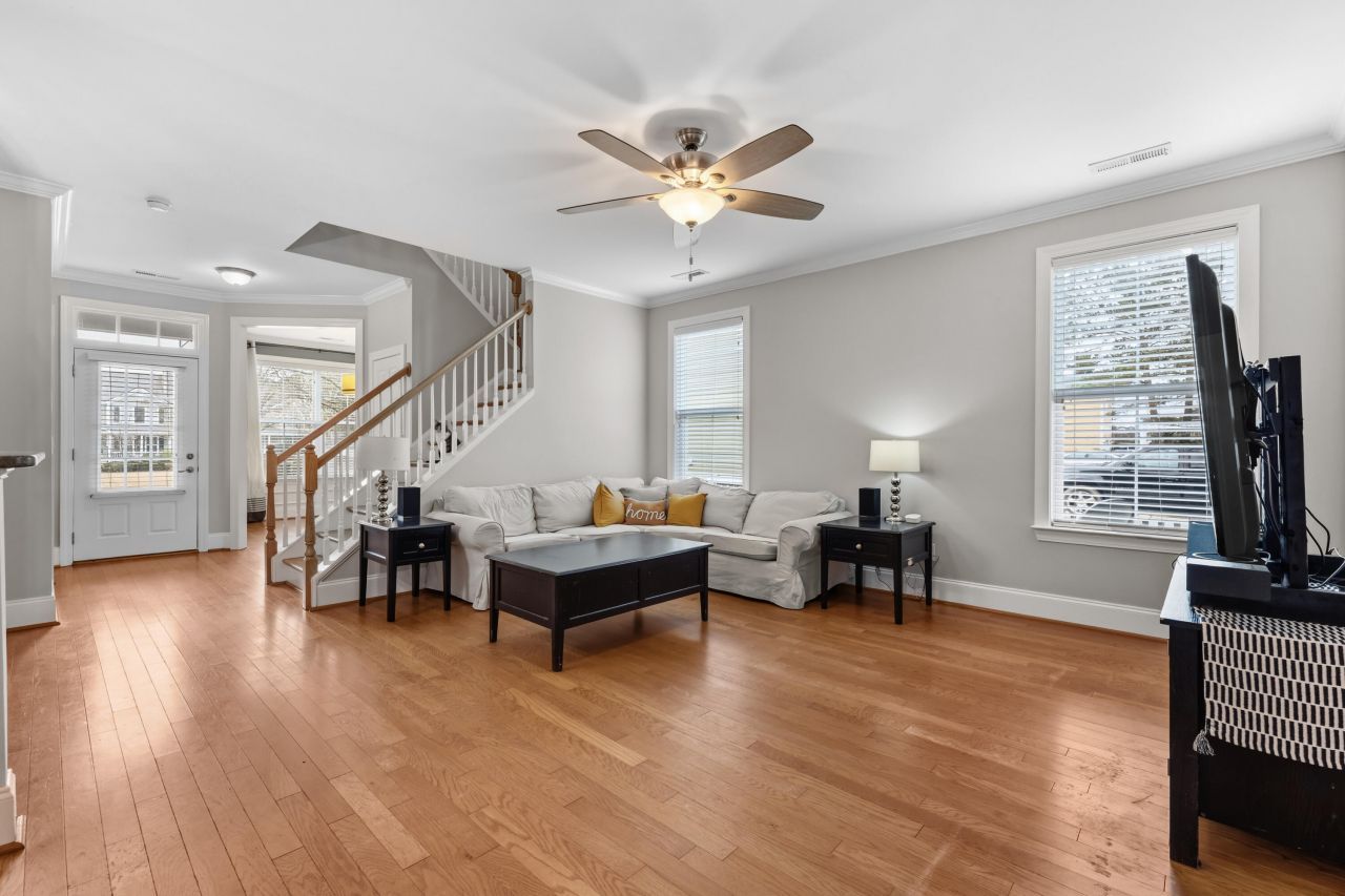 136 Red Leaf Boulevard Photo 11