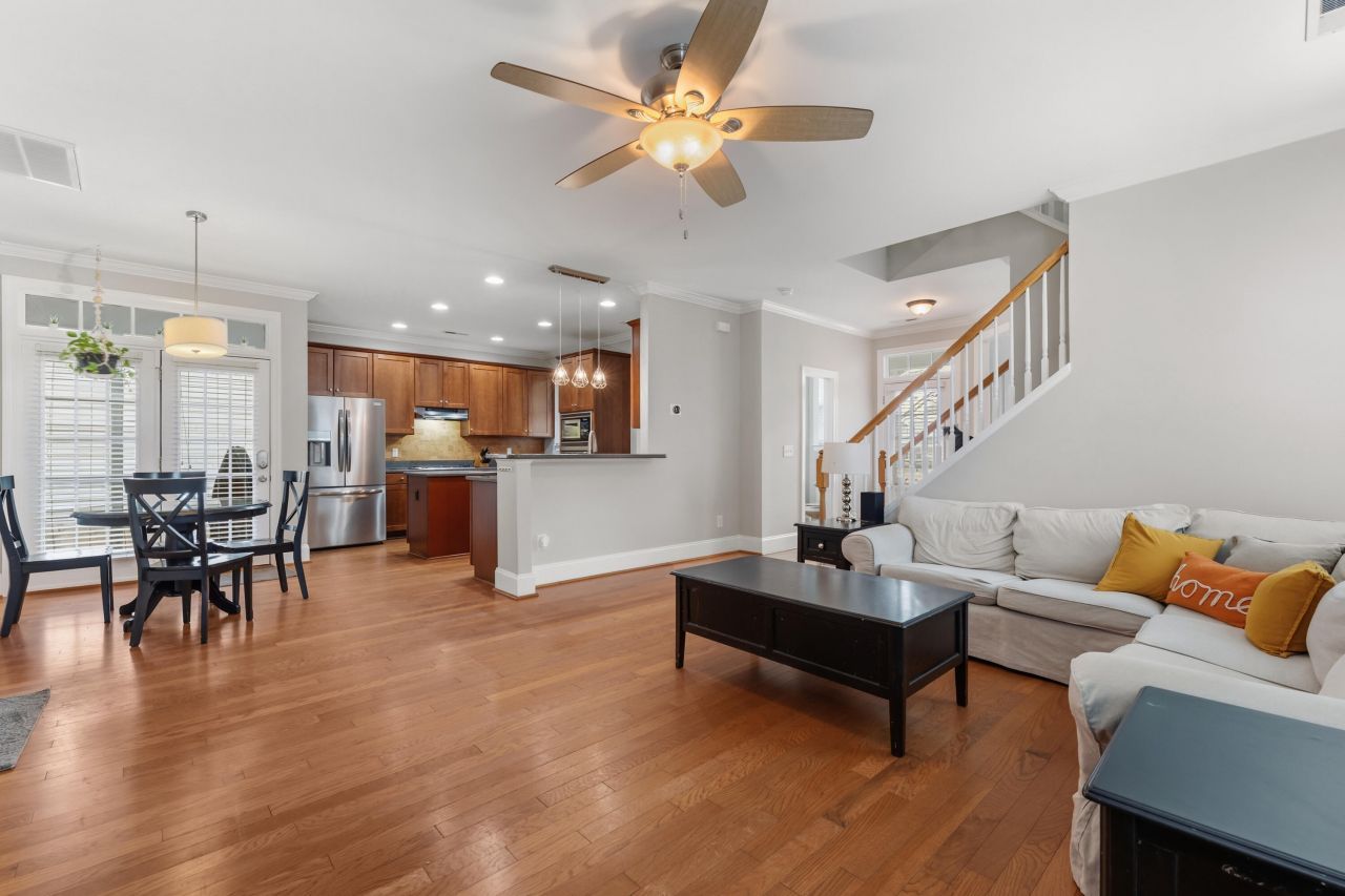 136 Red Leaf Boulevard Photo 13