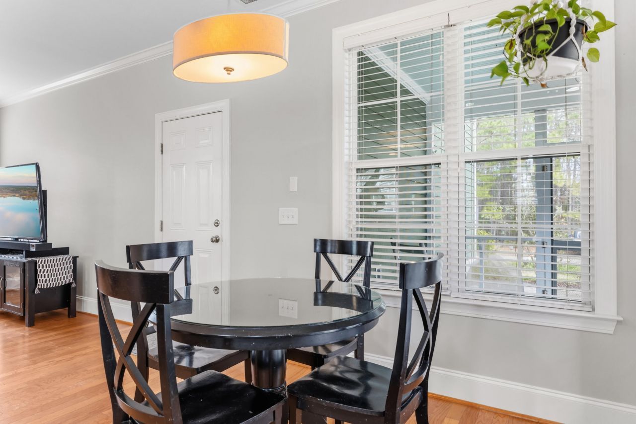 136 Red Leaf Boulevard Photo 14