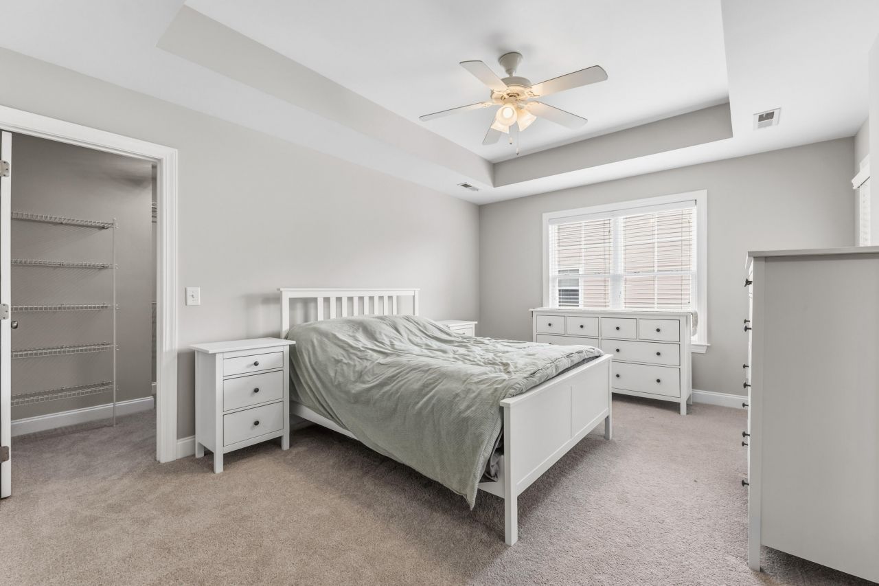 136 Red Leaf Boulevard Photo 21