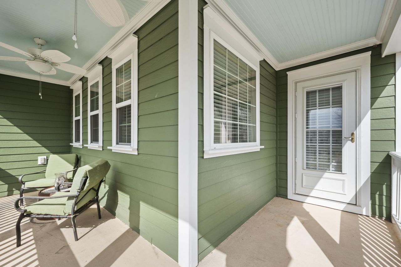 136 Red Leaf Boulevard Photo 23