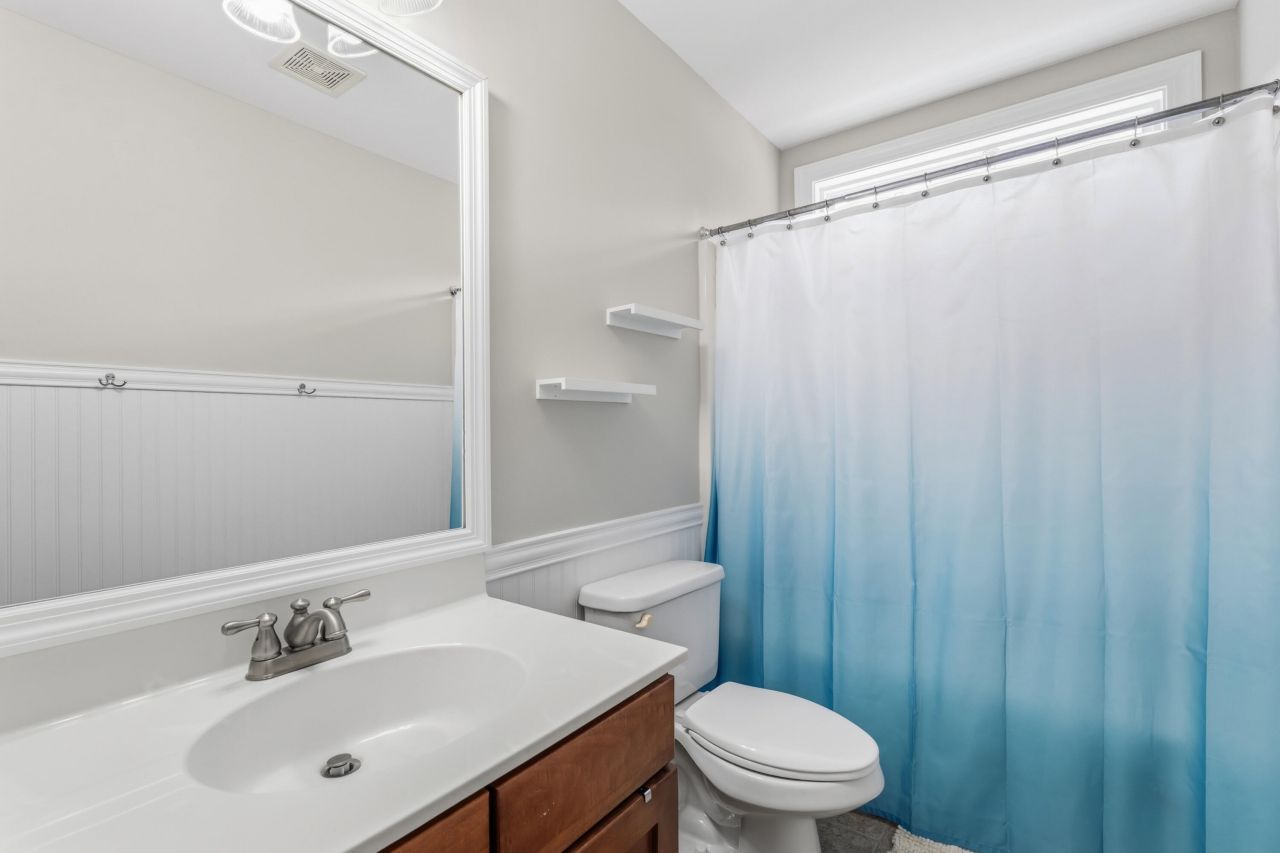 136 Red Leaf Boulevard Photo 31