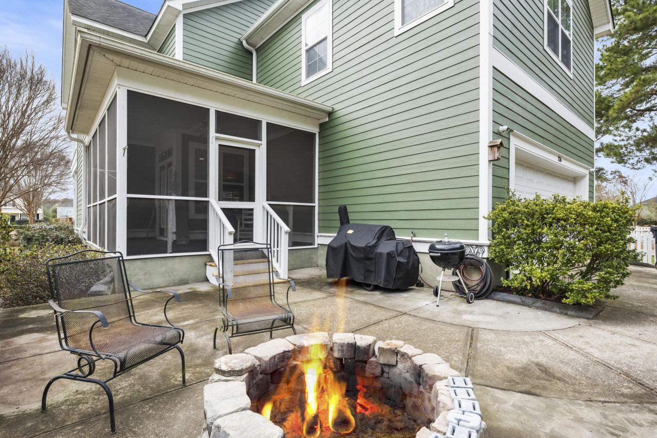 136 Red Leaf Boulevard Photo 36