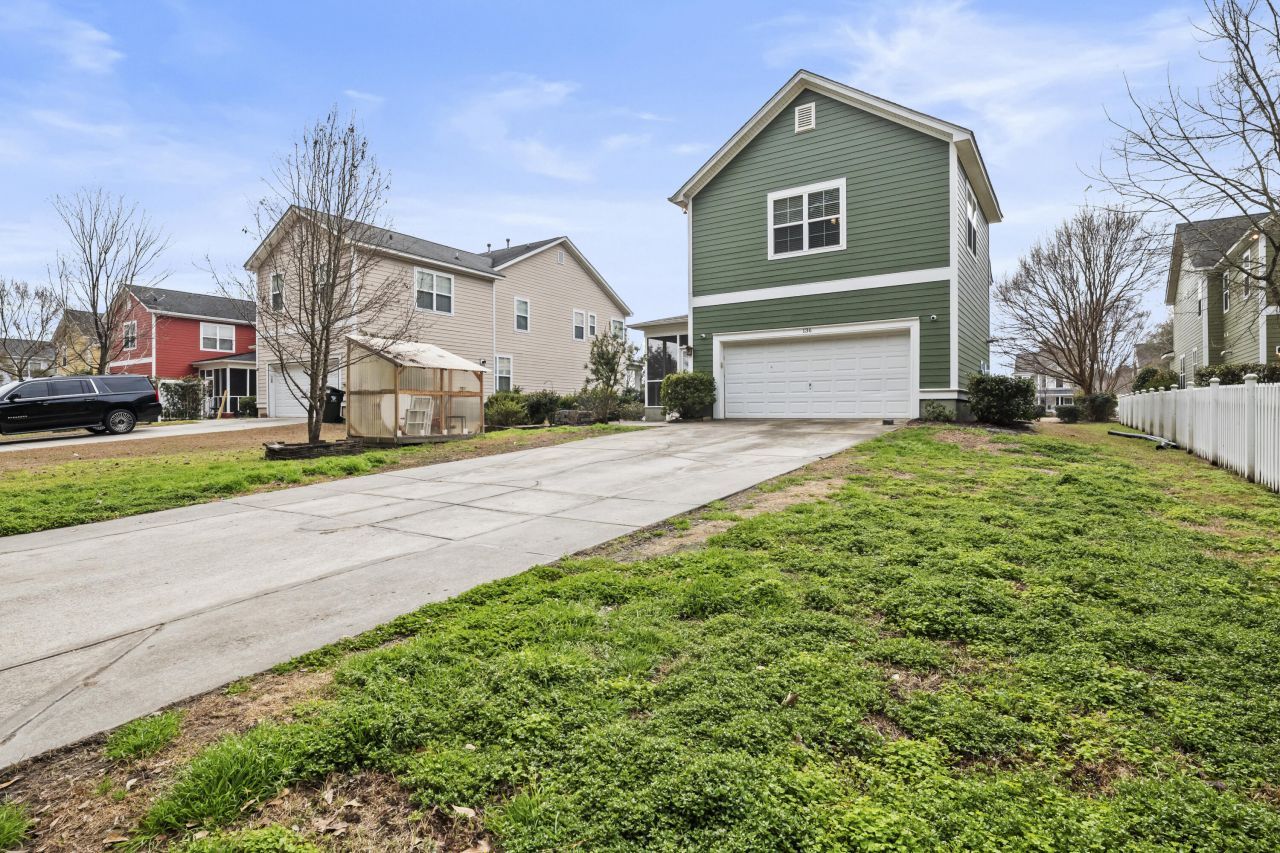 136 Red Leaf Boulevard Photo 39