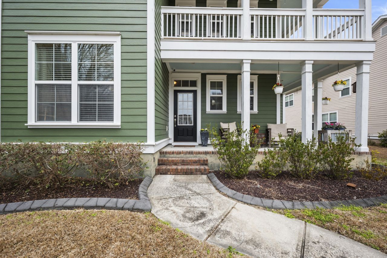 136 Red Leaf Boulevard Photo 5