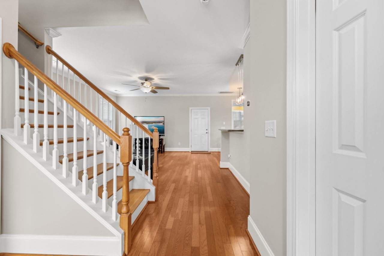 136 Red Leaf Boulevard Photo 7