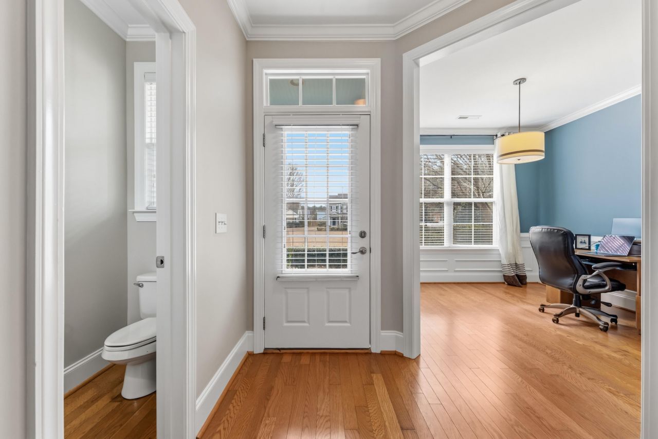 136 Red Leaf Boulevard Photo 8