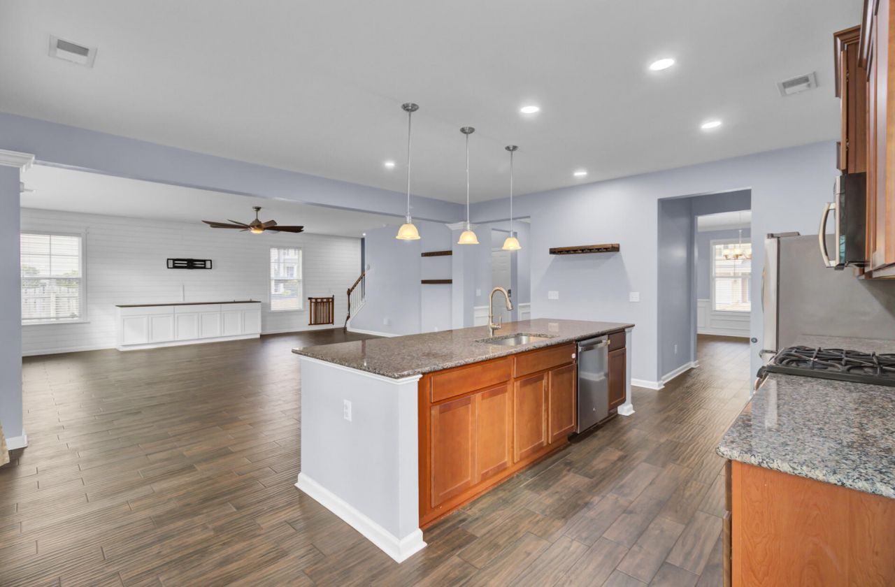 2405 Hummingbird Lane Photo 8